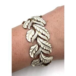 Vintage Bracelet Leaves Linked White Enamel Finish Estate 6.5” Flaw